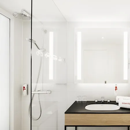 Intercityhotel Ξενοδοχείο 4*