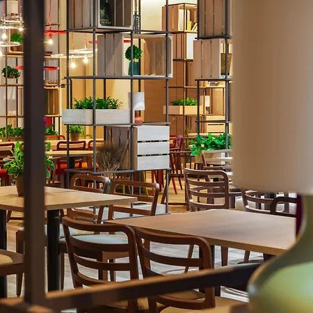 Intercityhotel Ξενοδοχείο 4*