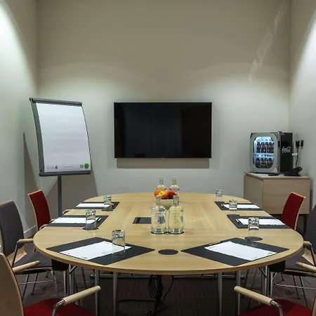 Intercityhotel Ξενοδοχείο 4*