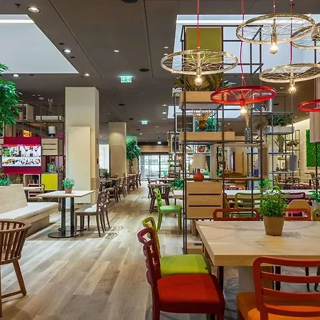 Ξενοδοχείο Intercityhotel 4*