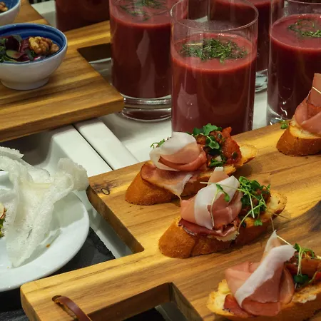 Ξενοδοχείο Intercityhotel 4*