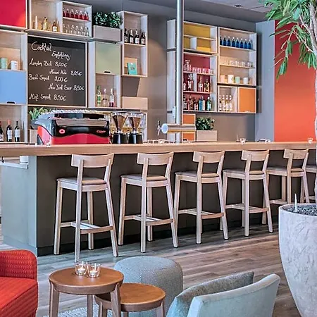 Ξενοδοχείο Intercityhotel 4*