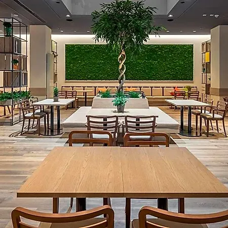 Intercityhotel Ξενοδοχείο
