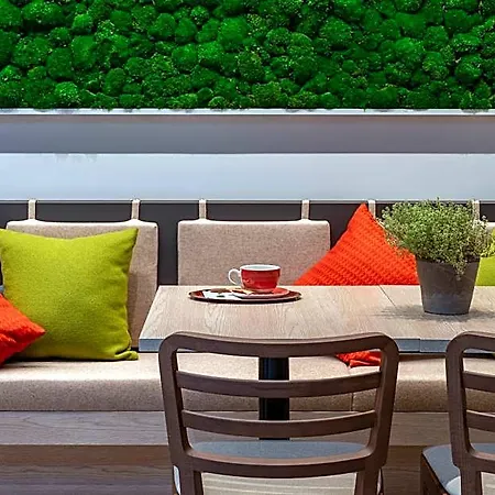 Intercityhotel 4*