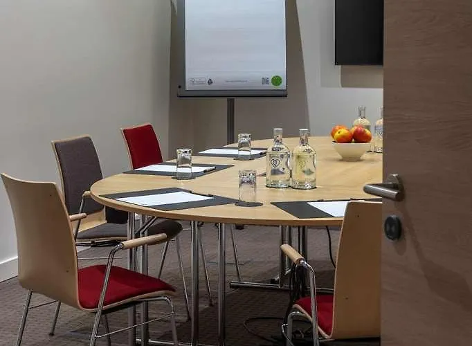 호텔 Intercityhotel 4*