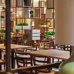Intercityhotel فندق 4*