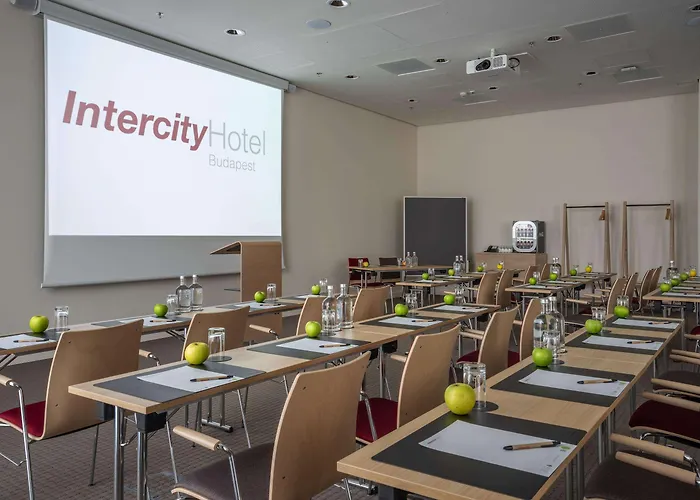 Intercityhotel 호텔