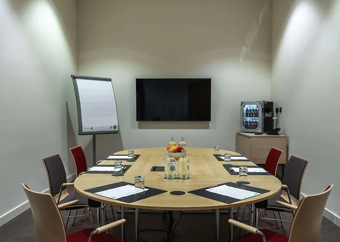 Intercityhotel Отель 4*