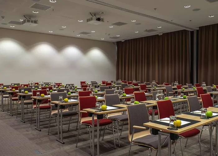 Отель Intercityhotel 4*