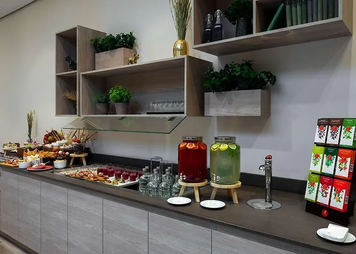 Intercityhotel Отель 4*