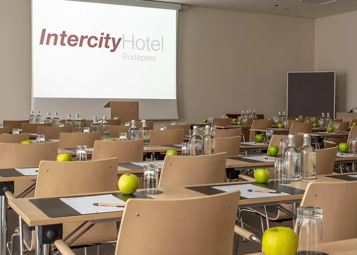 Отель Intercityhotel 4*